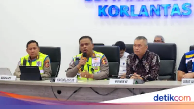 Korlantas Polri Terapkan One Way Presisi Tahap I di Tol Trans Jawa untuk Urai Arus Balik