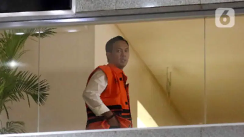 KPK Dalami Motif Bupati Cilacap Beri THR ke Forkompinda, Termasuk Aparat Hukum