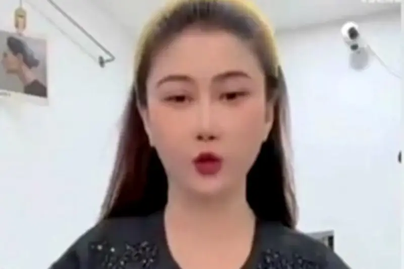 Kreator Konten China Meninggal Usai Live Streaming, Tampak Pegang Kepala dan Leher