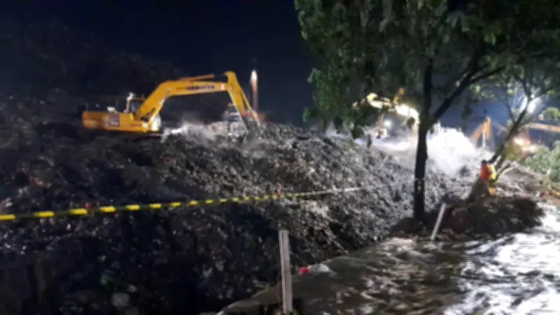 Kronologi Lengkap Longsor Gunungan Sampah di TPST Bantargebang yang Tewaskan 4 Orang