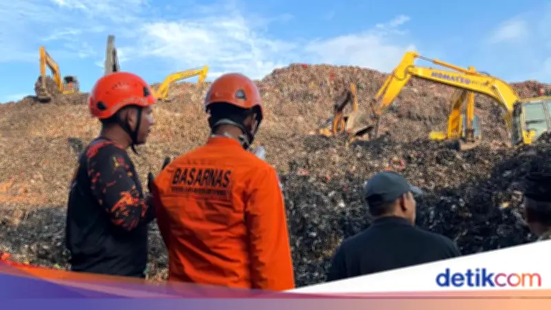 Longsor Gunung Sampah Bantargebang Timbun Truk dan Warung, 3 Orang Meninggal Dunia