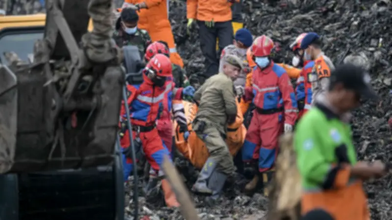 Longsor Sampah Bantargebang Bukti Gagalnya Pengelolaan Sampah Menurut WALHI