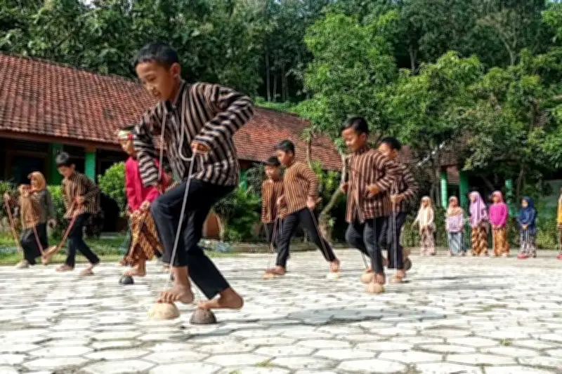 Membatasi Penggunaan Gawai untuk Menyediakan Ruang Bermain Anak yang Lebih Luas