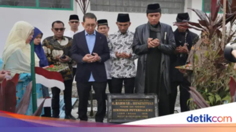 Menbud Fadli Zon Napak Tilas Jejak Rahmah El Yunusiyyah, Soroti Pendidikan Perempuan