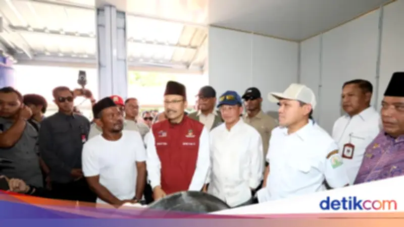 Mendagri Tito Tinjau Huntara di Pidie Jaya, Pastikan Pengungsi Dapat Hunian Layak