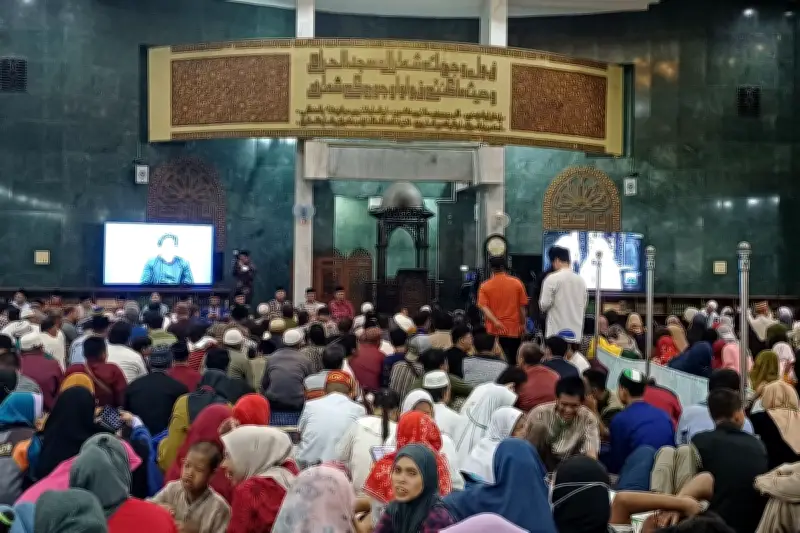 Mendikdasmen Buka Puasa Bersama 1.000 Difabel: Semua Anak Indonesia Punya Hak Sama