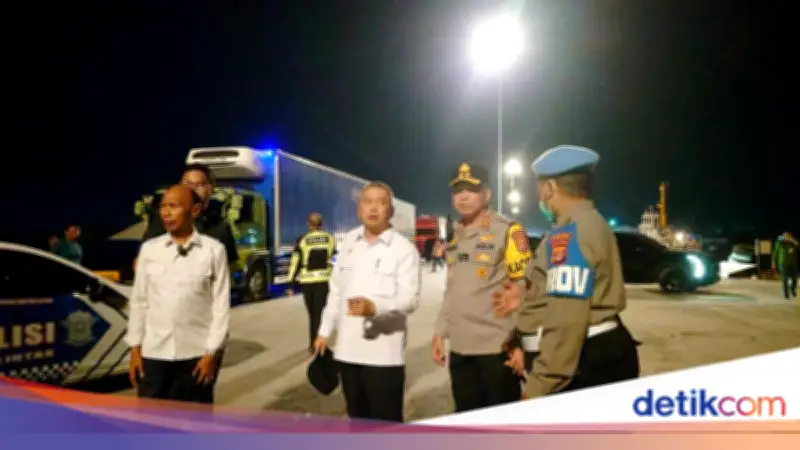 Menhub Klaim Antrean Truk di Pelabuhan BBJ Adalah Strategi untuk Atasi Kepadatan di Merak