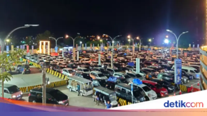 Menhub: Puncak Arus Mudik di Pelabuhan Merak Terjadi Malam Ini