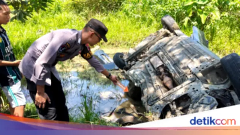 Mobil Minibus Tertabrak Kereta di Cilacap, Sopir Tewas Terseret 15 Meter