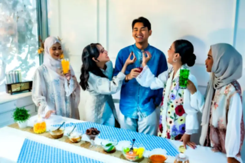 Mokel: Mozaik Linguistik Lokal yang Memperkaya Kamus Nasional Indonesia