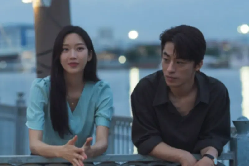 Once We Were Us: Kisah Cinta Mantan Kekasih Bertemu Setelah 10 Tahun Terpisah