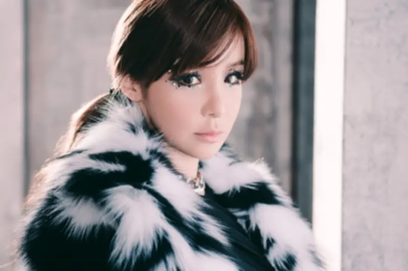 Park Bom 2NE1 Ungkap Kambing Hitam Kasus Masa Lalu untuk Lindungi Sandara Park