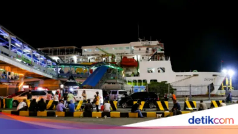 Pelabuhan Merak Lebih Ramai Pemudik di Malam Hari, Polisi Siapkan Antisipasi