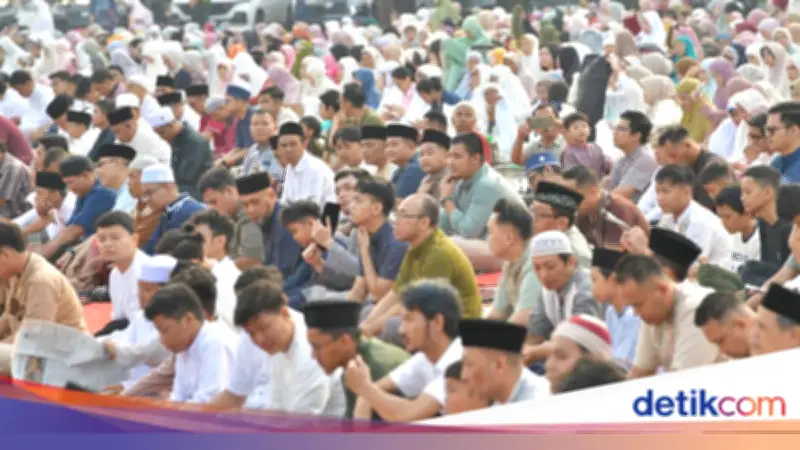 Pemkot Semarang Gelar Salat Idul Fitri di Halaman Balai Kota untuk Pererat Silaturahmi
