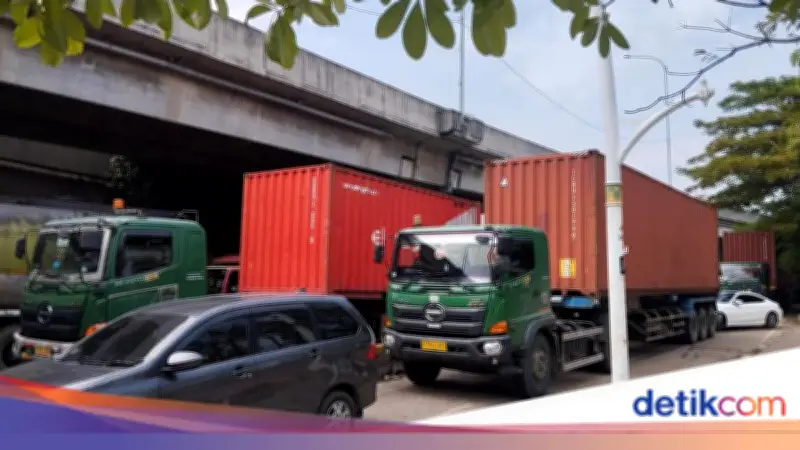 Pemprov DKI Siapkan Lahan Parkir Truk 5 Hektare untuk Antisipasi Macet di Tanjung Priok