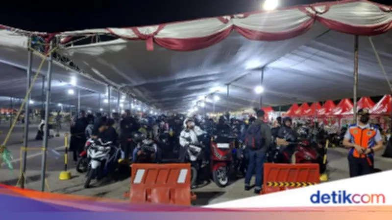 Pemudik Motor di Ciwandan Terjebak Calo, Tiket Rp 45 Ribu Dibandrol Hingga Rp 90 Ribu