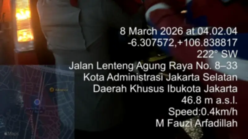 Pengendara Motor Tewas Tertimpa Pohon Tumbang di Jakarta Selatan