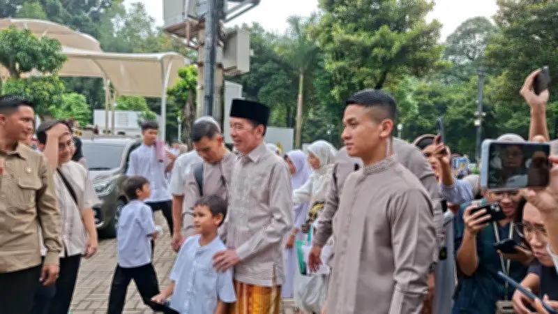 Pesan Jokowi Usai Salat Id di GBK: Kesabaran dan Memaafkan Jadi Makna Lebaran