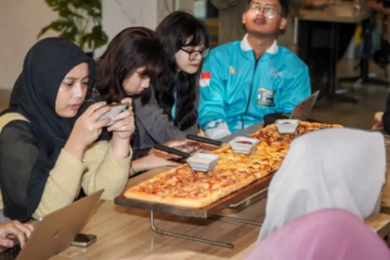 Pizza Hut Indonesia Luncurkan Menu Dip n Crunch Extra Cheesy untuk Ramadhan 2026