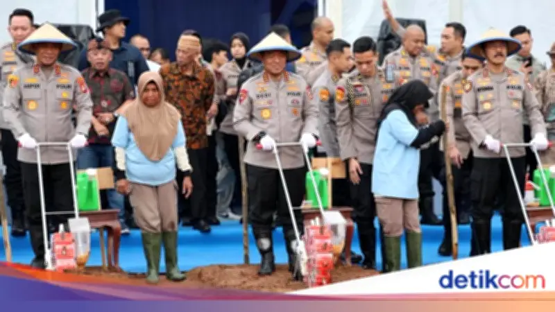 Polda Metro Jaya Tanam Jagung di Lahan 50 Hektare Bekasi Dukung Swasembada Pangan Nasional