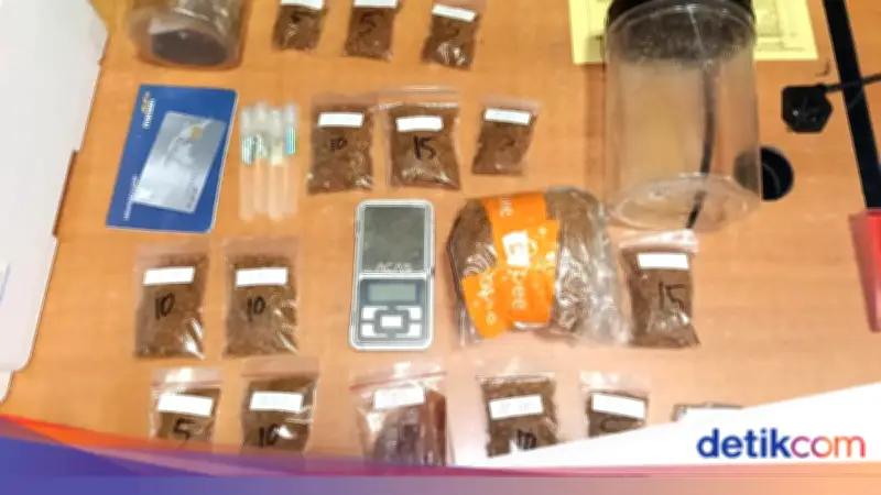 Polda Metro Ungkap Pabrik Tembakau Sintetis di Jaksel, 341 Gram Disita