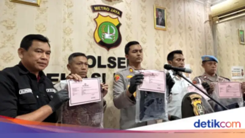 Polisi Bekasi Tangkap Ibu yang Buang Bayi Baru Lahir ke Tong Sampah