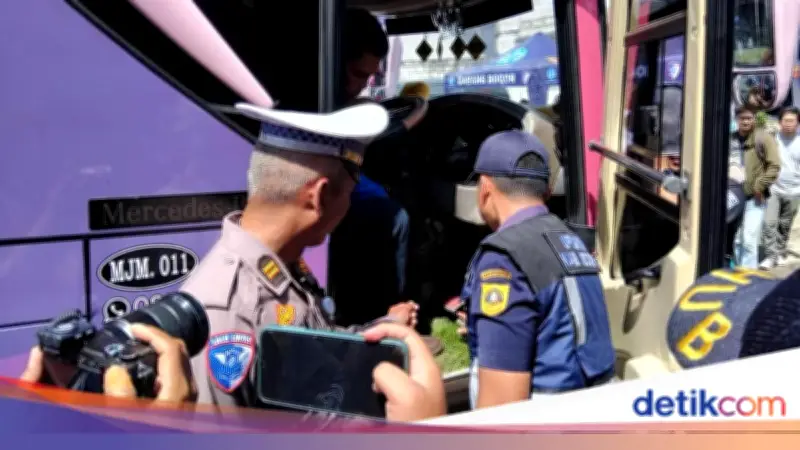 Polisi Bogor Gelar Ramp Check dan Tes Urine Sopir Bus Jelang Mudik Lebaran 2026