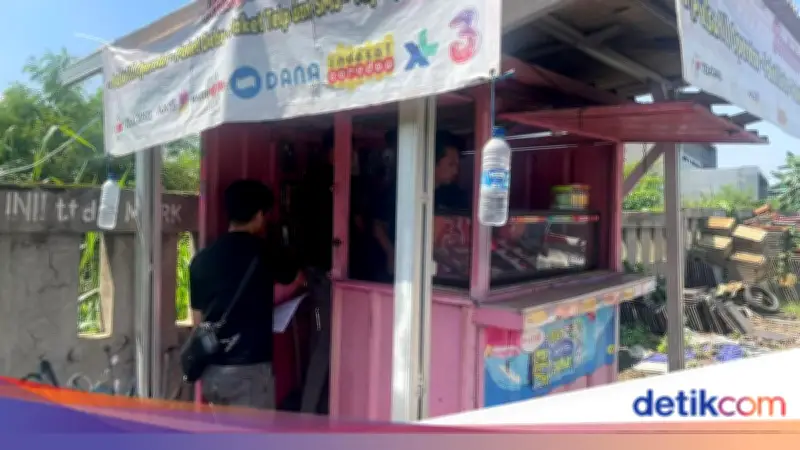 Polisi Bongkar Penjualan Obat Keras Ilegal di Toko Pulsa Bogor
