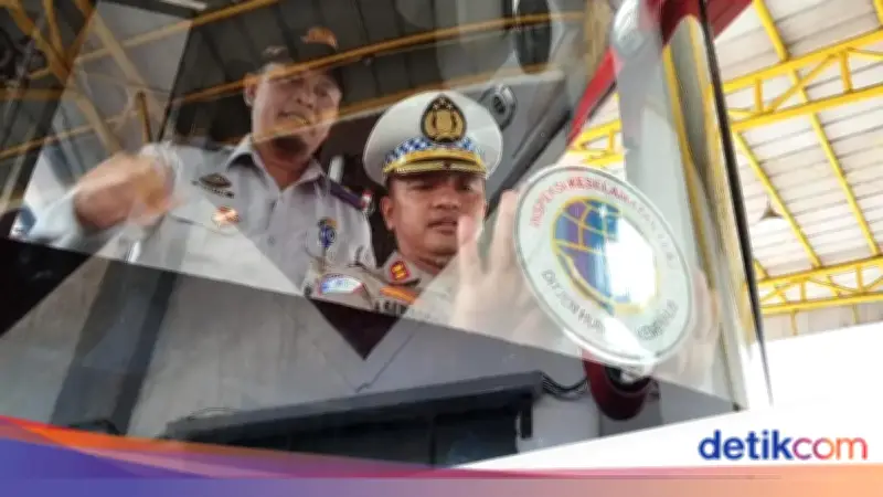 Polisi dan Dishub Depok Gelar Ramp Check Bus Mudik di Terminal Jatijajar