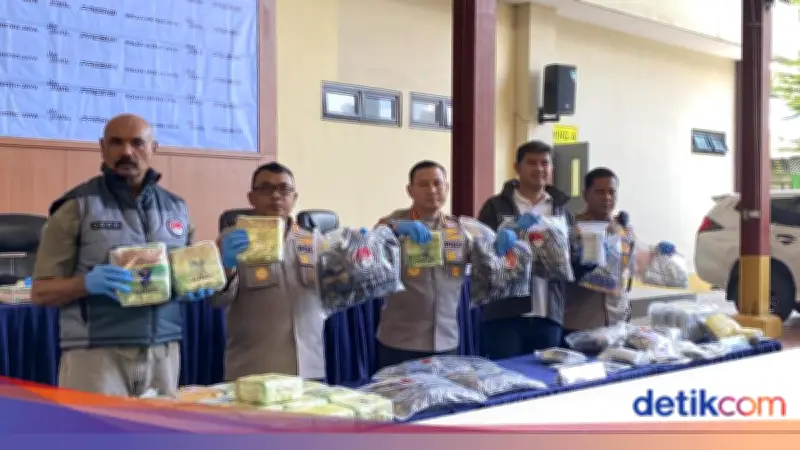 Polisi Gagalkan Jaringan Narkoba Medan-Jakarta, 26,7 Kg Sabu Disita