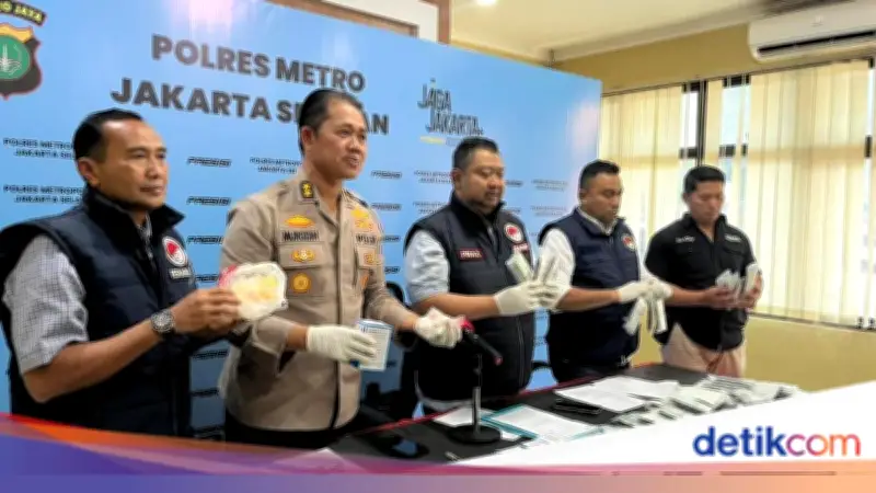 Polisi Tangkap 2 Penjual Obat Keras Berkedok Toko Kelontong di Jagakarsa Jaksel
