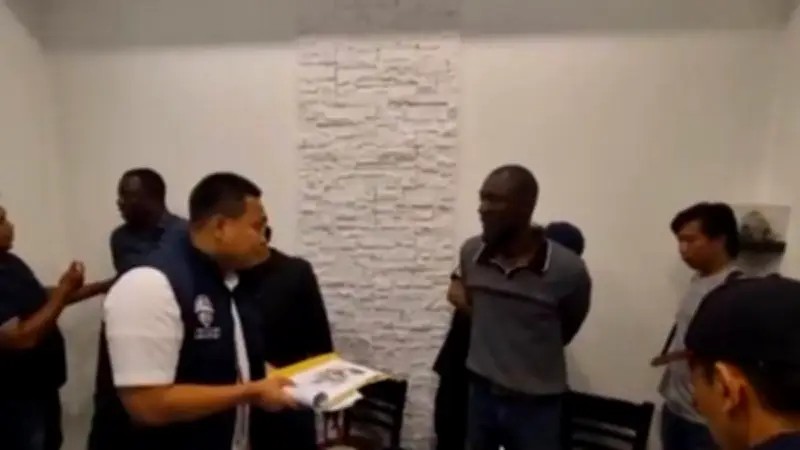 Polisi Tangkap Dua WNA Liberia di Jakarta Atas Modus Penipuan 'Black Dollar'