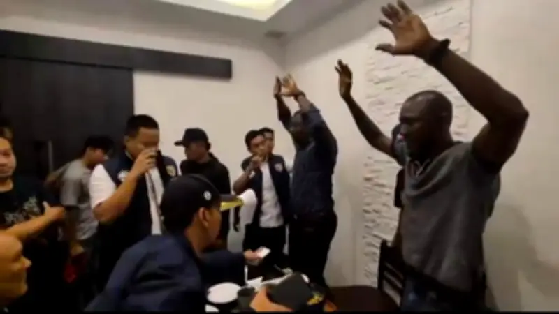 Polisi Ungkap Cairan Detergen dalam Modus Penipuan Black Dollar oleh WNA Liberia