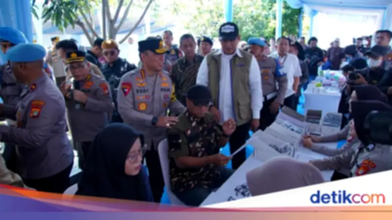 Polri Gelar Bakti Kesehatan Gratis untuk 3.000 Ojol dan Buruh di Jakarta