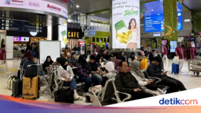 Porter Stasiun Gambir Curhat Tarif E-Porter Tak Selalu Dipatuhi Penumpang