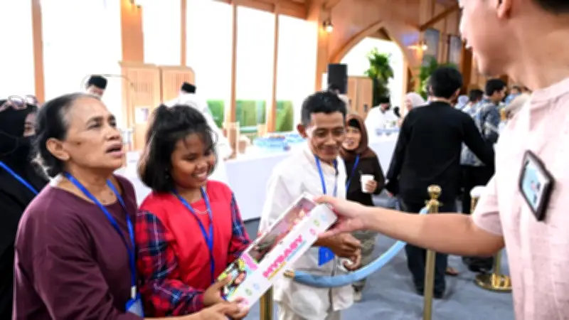 Prabowo Gelar Open House di Istana, Anak-Anak Dapat Hadiah Mainan Mobil hingga Boneka