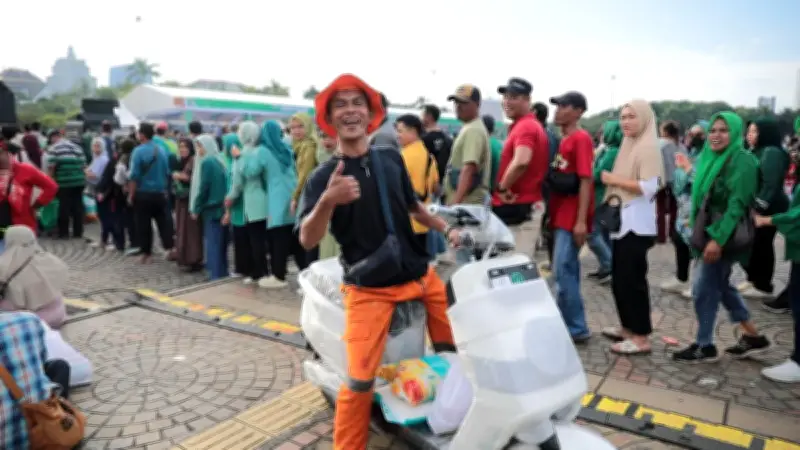 Prabowo Gelar Pazar Murah di Monas, Warga Dapat Kupon Belanja Rp 500 Ribu hingga Motor Listrik