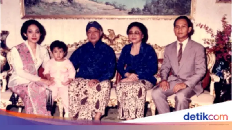 Prabowo Unggah Foto Lawas Bersama Soeharto dan Ibu Tien di Momen Ultah Putranya Didit