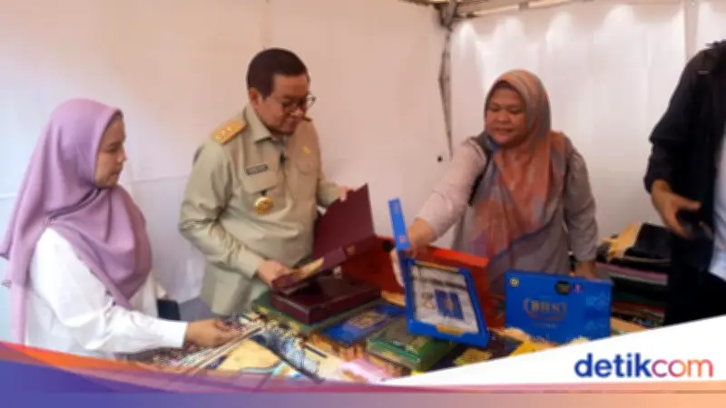 Pramono Tinjau Bazar Ramadan di Balai Kota, Pastikan Kebutuhan Warga Terpenuhi