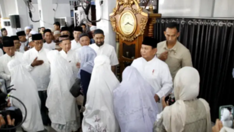 Presiden Prabowo Salat Idulfitri Bersama Pengungsi Aceh Tamiang, Tandai Komitmen Pemulihan Pascabencana