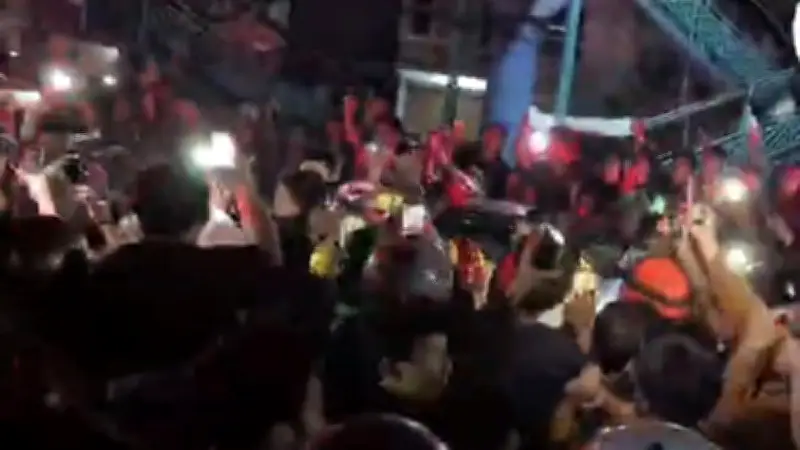 Pria Hendak Bunuh Diri di Papan Reklame Daan Mogot, Warga Heboh, Ini Penyebabnya