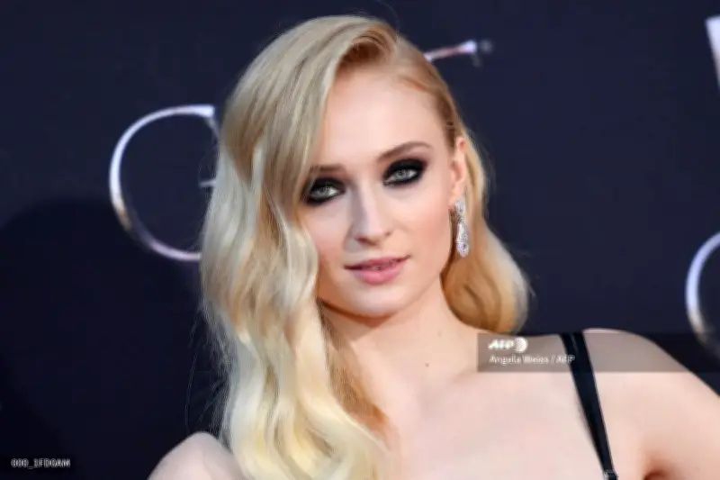 Produksi Serial Tomb Raider Tertunda 1-6 Bulan Akibat Cedera Sophie Turner