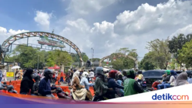 Ragunan Dibanjiri 60 Ribu Pengunjung di H+3 Lebaran, Area Parkir Ditambah