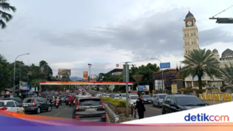 Rekayasa Lalu Lintas One Way Puncak Bogor Berakhir, Simpang Gadog Padat Sore Ini