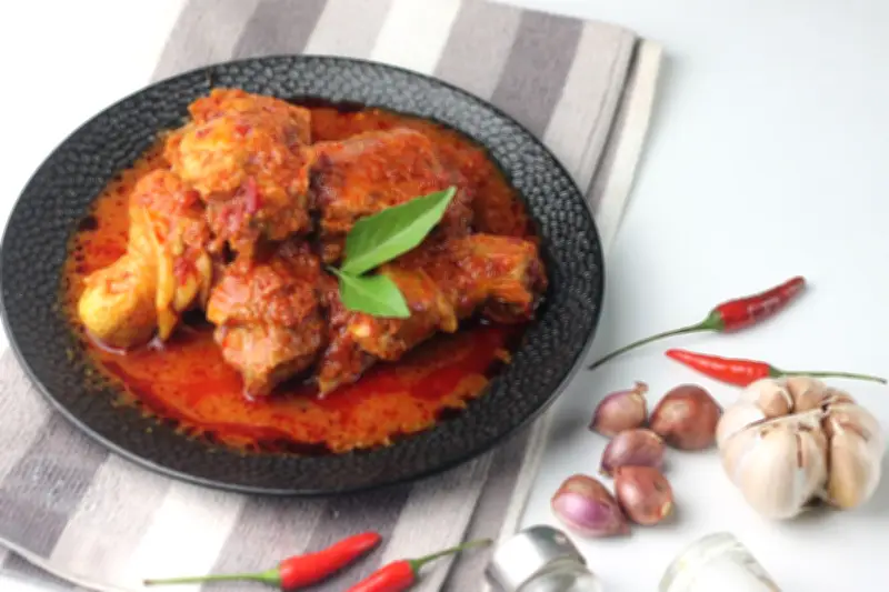 Resep Ayam Goreng Bumbu Rujak: Paduan Pedas Manis dengan Bahan Sederhana