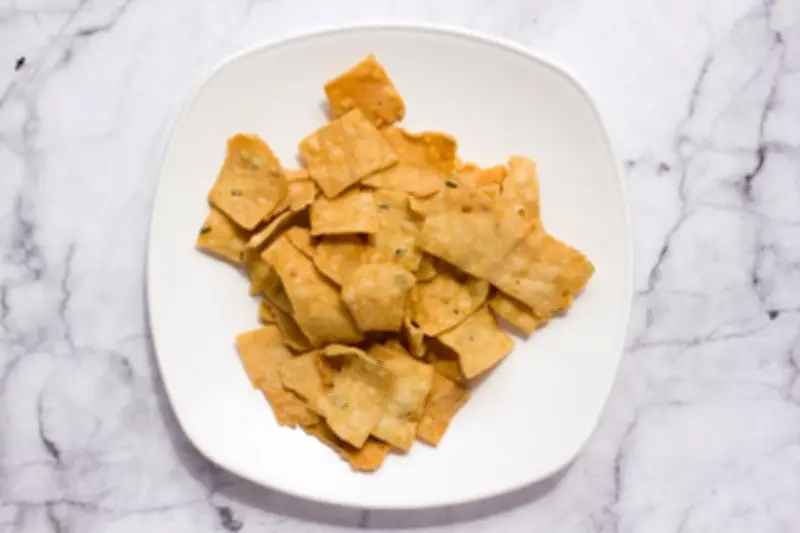 Resep Kue Bawang Renyah, Tips Rahasia Agar Gurih, Harum, dan Tidak Keras