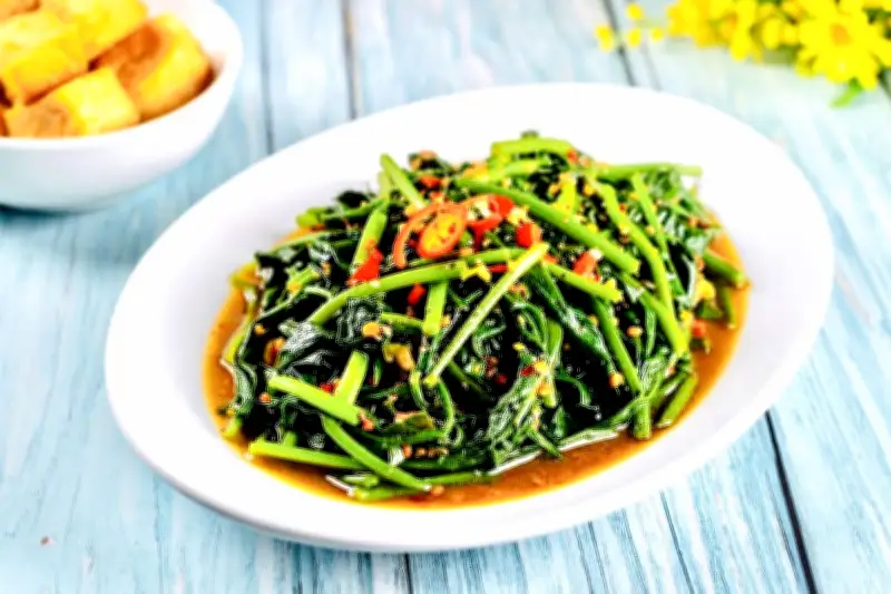 Resep Sambal Kangkung Pedas Gurih, Lauk Praktis untuk Buka Puasa