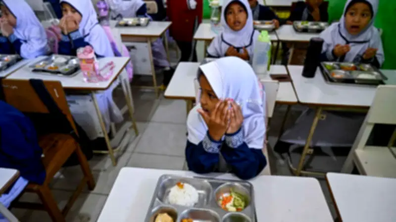 Riset UI Ungkap Masalah MBG: Siswa Bosan, Sayuran Terbuang, hingga Keluhan Sakit Perut