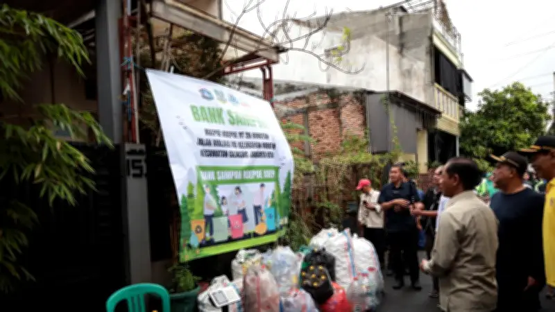 Rorotan Jadi Percontohan, Menteri LH: Pilah Sampah di Rumah Kurangi Beban TPA