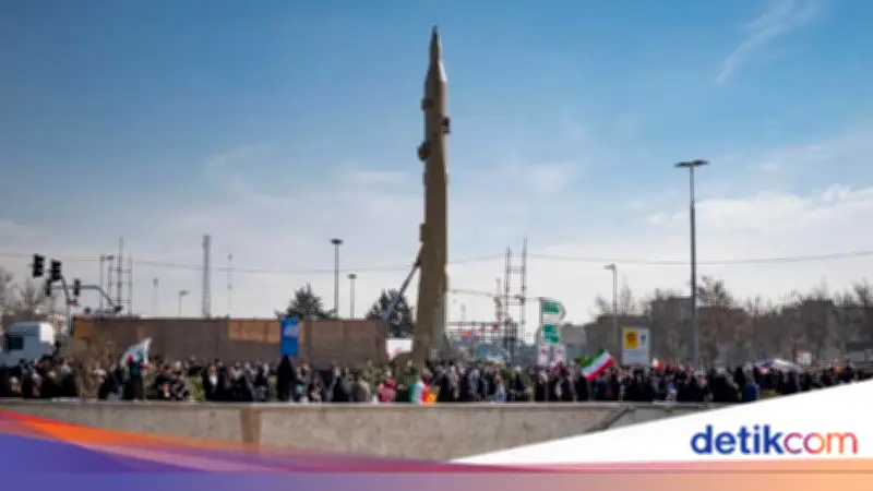 Rudal Iran Capai 4.000 Km, Bisa Jangkau Paris hingga Berlin di Eropa
